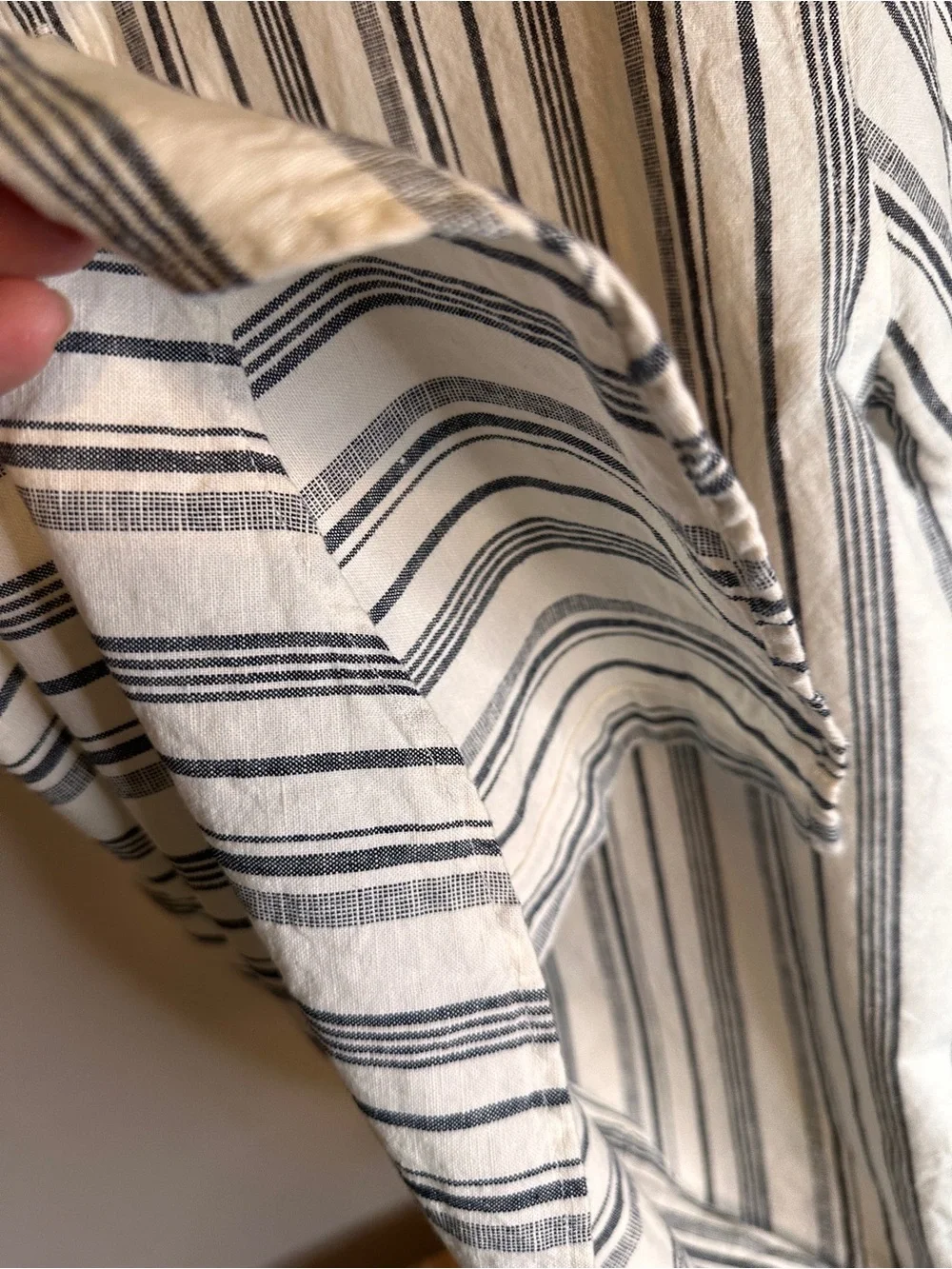 Banana Republic White Short-Sleeve Button-Down with Black Stripes large